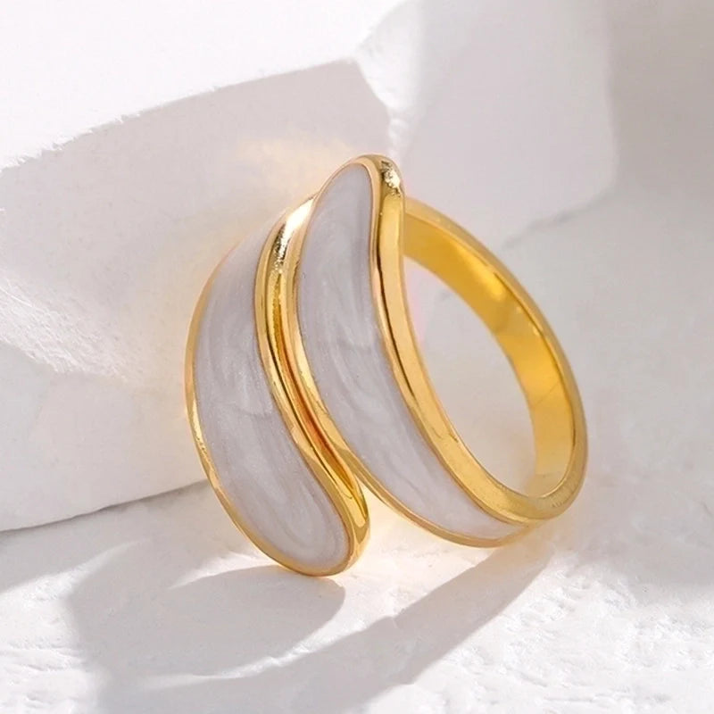 Gold Pearl Crossover Ring
